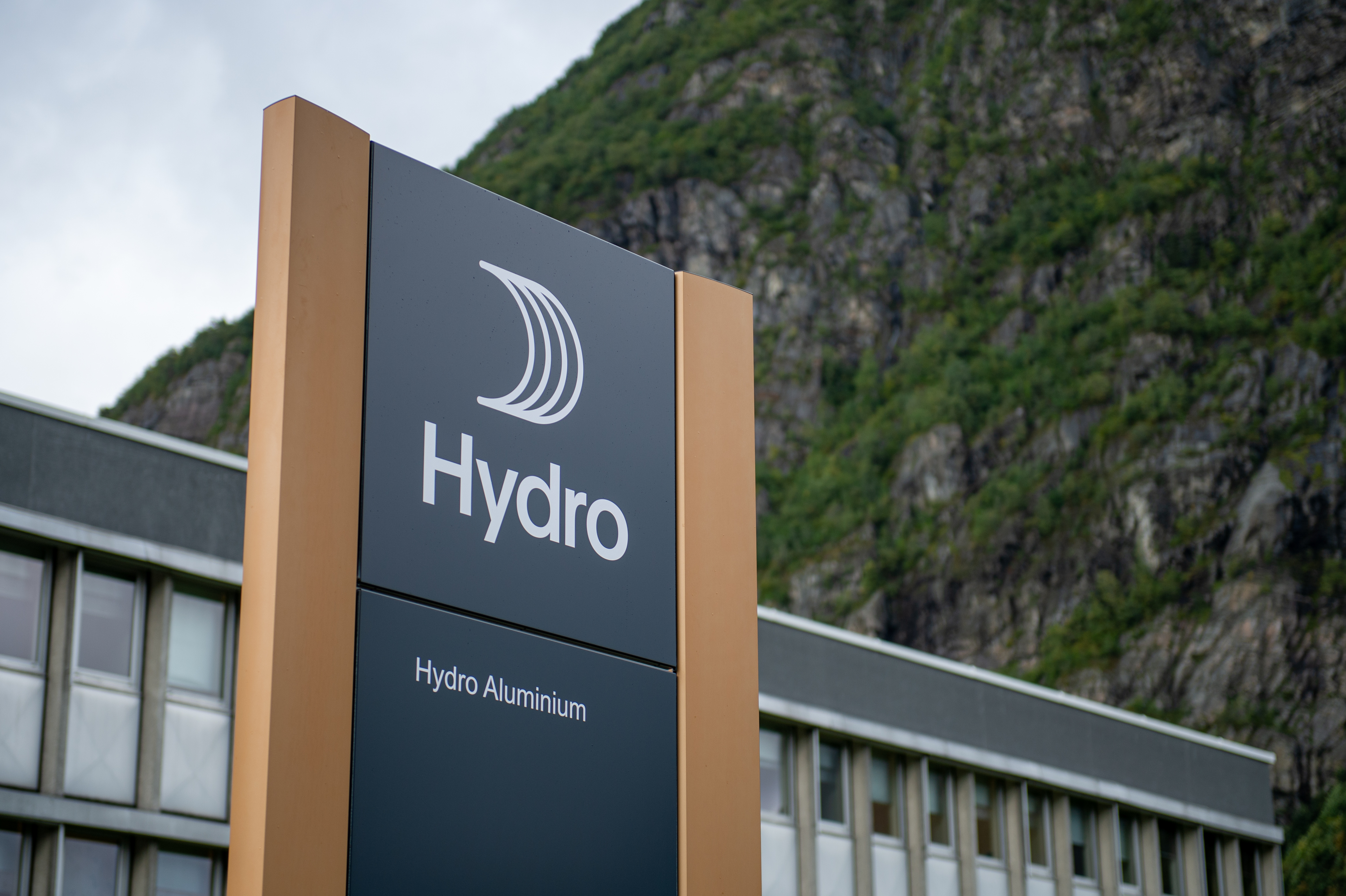 Hydro signage at the Sunndal plant