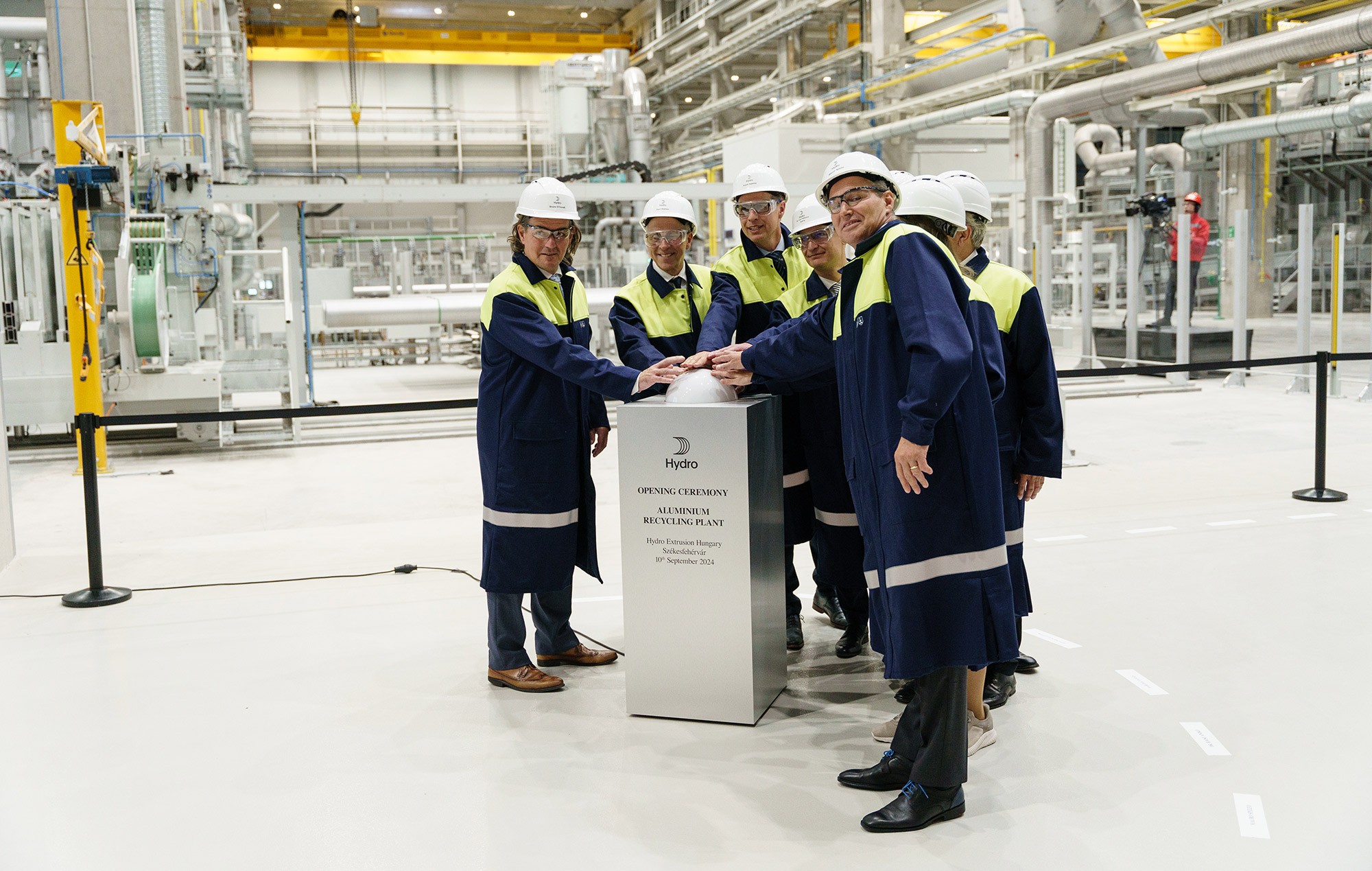 Hydro’s new aluminium recycling plant in Szekesfehervar, Hungary, has an annual capacity of 90,000 tonnes, mainly serving the automotive market.